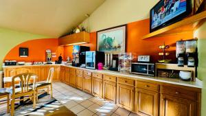 regency inn and suites