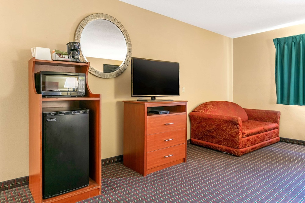 Rodeway Inn Rapid City,Pennington County>>Deadwood,2 star