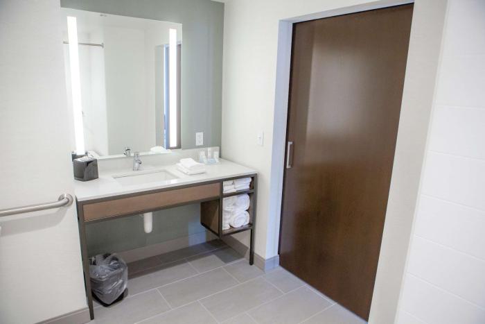 hilton garden inn corning downtown