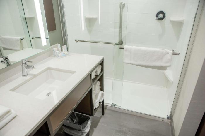 hilton garden inn corning downtown