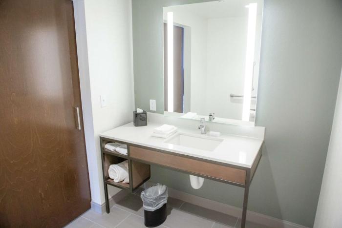 hilton garden inn corning downtown