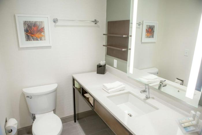 hilton garden inn corning downtown