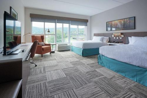 hilton garden inn corning downtown