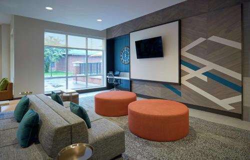 hilton garden inn corning downtown
