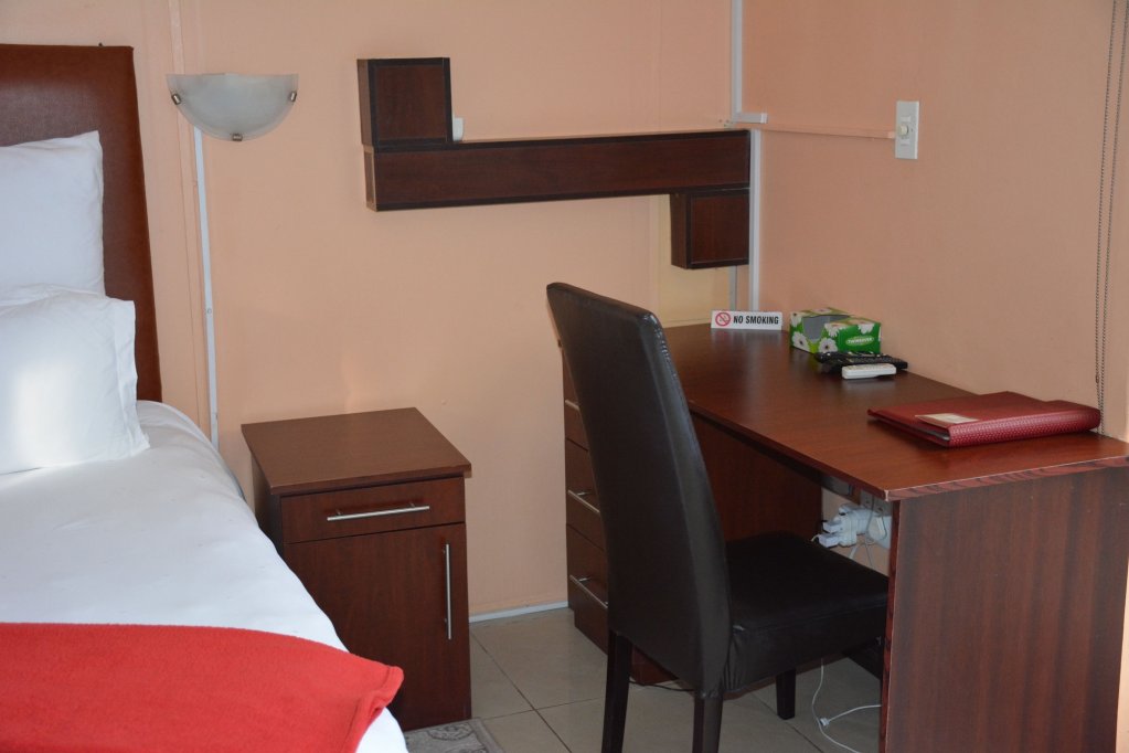 Cozy Nest Guest House,Near Beachwood Golf Course,4 star