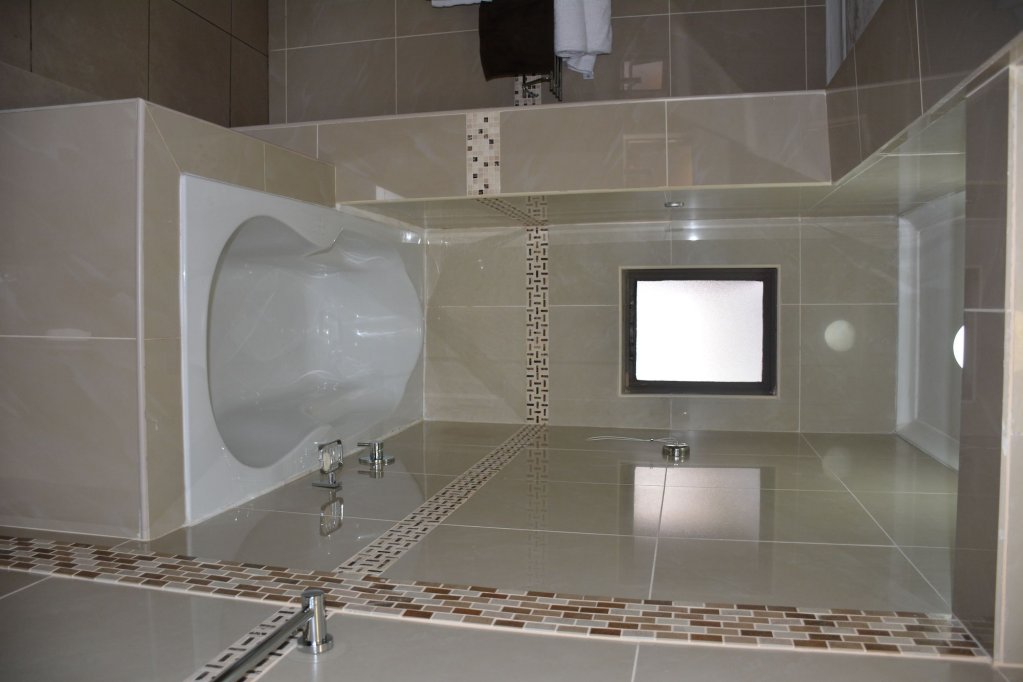 Cozy Nest Guest House,Near Beachwood Golf Course,4 star