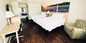 Days Inn By Wyndham Canton,Gun Barrel City>>Canton,2 star
