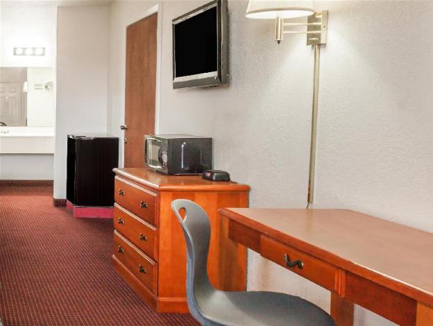 days inn by wyndham canton