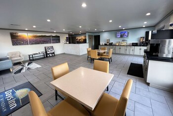 days inn by wyndham canton