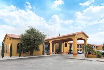 Days Inn By Wyndham Carlsbad,New Mexico>>Carlsbad,3 star