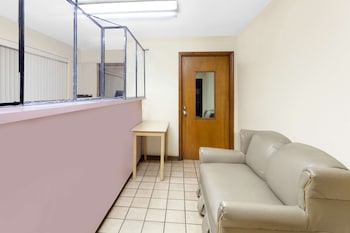 Days Inn By Wyndham Columbia Ne Fort Jackson,Columbia>>Blythewood,2 star