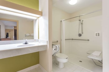 days inn and conf center by wyndham southern pines pinehurst