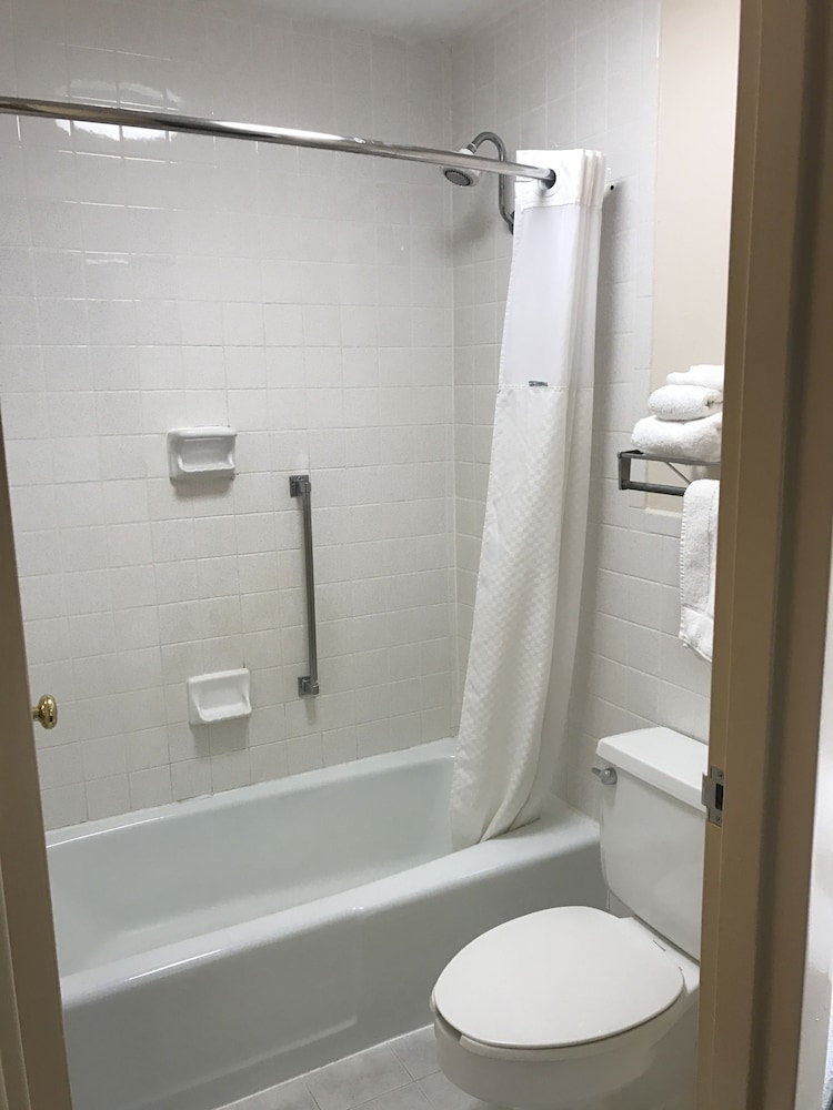 days inn and conf center by wyndham southern pines pinehurst