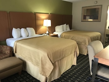 days inn and conf center by wyndham southern pines pinehurst