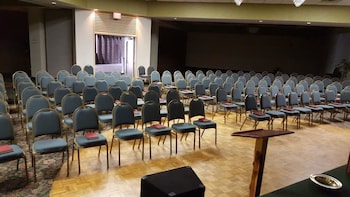 days inn and conf center by wyndham southern pines pinehurst