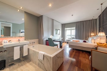 pousada de lisboa praca do comercio small luxury hotel