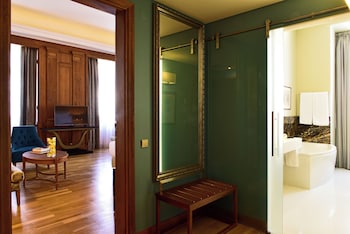 pousada de lisboa praca do comercio small luxury hotel