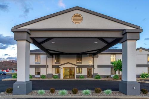 Days Inn By Wyndham Grayson,Grayson>>Ashland,2 star