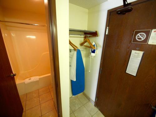 days inn and suites by wyndham kansas city south