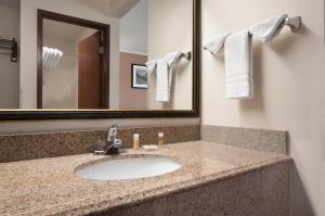 days inn and suites by wyndham kansas city south
