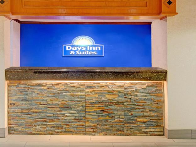 days inn and suites by wyndham kansas city south