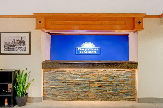 days inn and suites by wyndham kansas city south