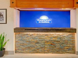 days inn and suites by wyndham kansas city south