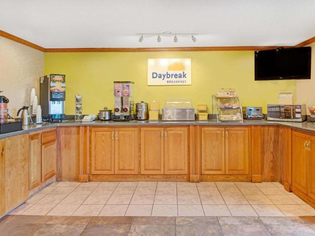 days inn and suites by wyndham kansas city south