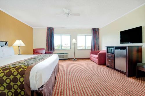 days inn and suites by wyndham kansas city south