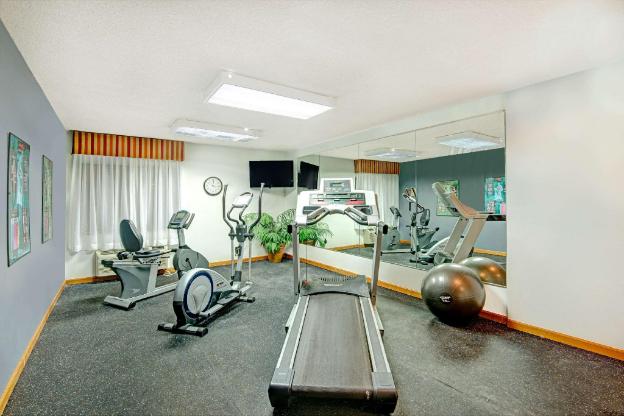 days inn and suites by wyndham kansas city south
