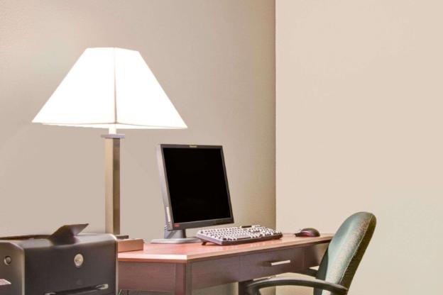 days inn and suites by wyndham kansas city south
