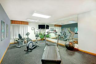 days inn and suites by wyndham kansas city south