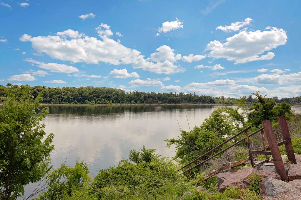 days inn by wyndham savannah