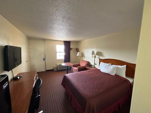 Sunrise Extended Stay,Near Course At River Oaks,3 star