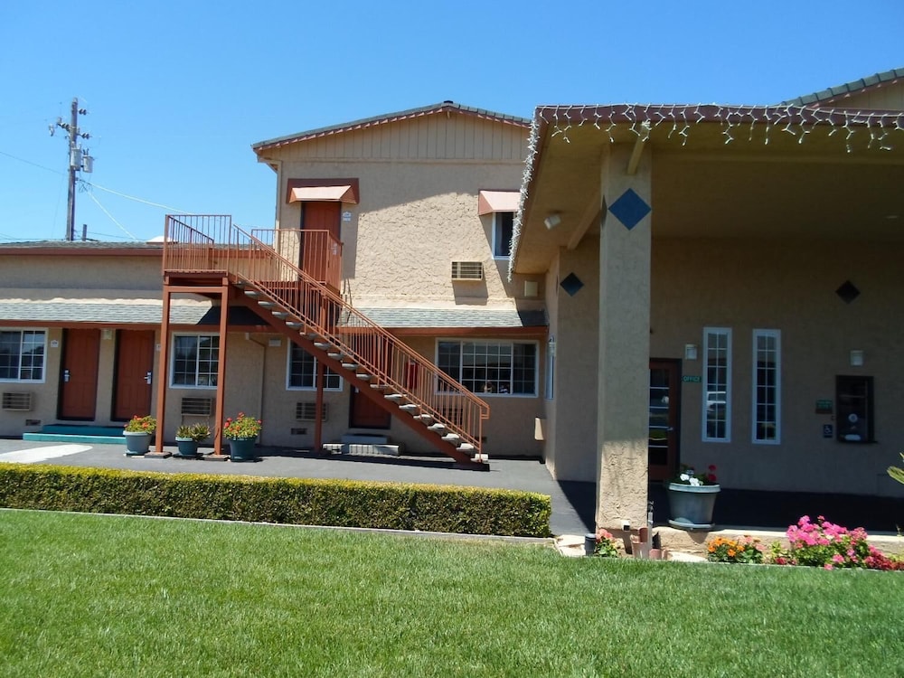 economy inn morgan hill