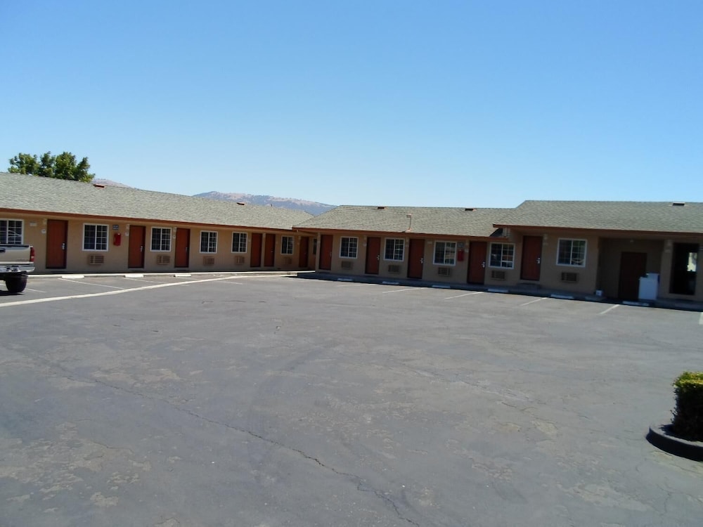 economy inn morgan hill