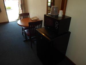 economy inn morgan hill