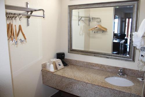 economy inn