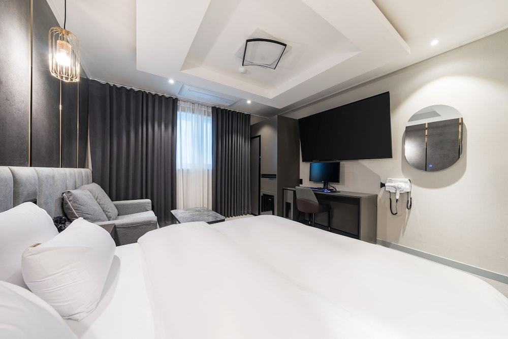 brown dot hotel chungju city hall