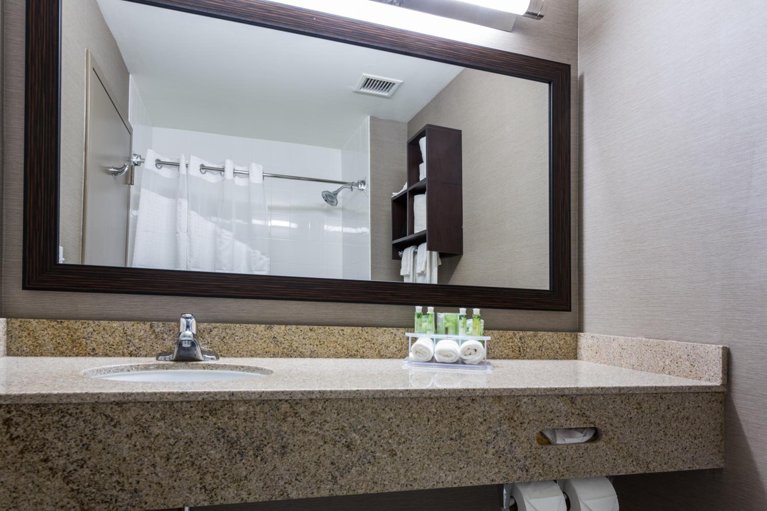 holiday inn express hotel naples downtown 5th avenue