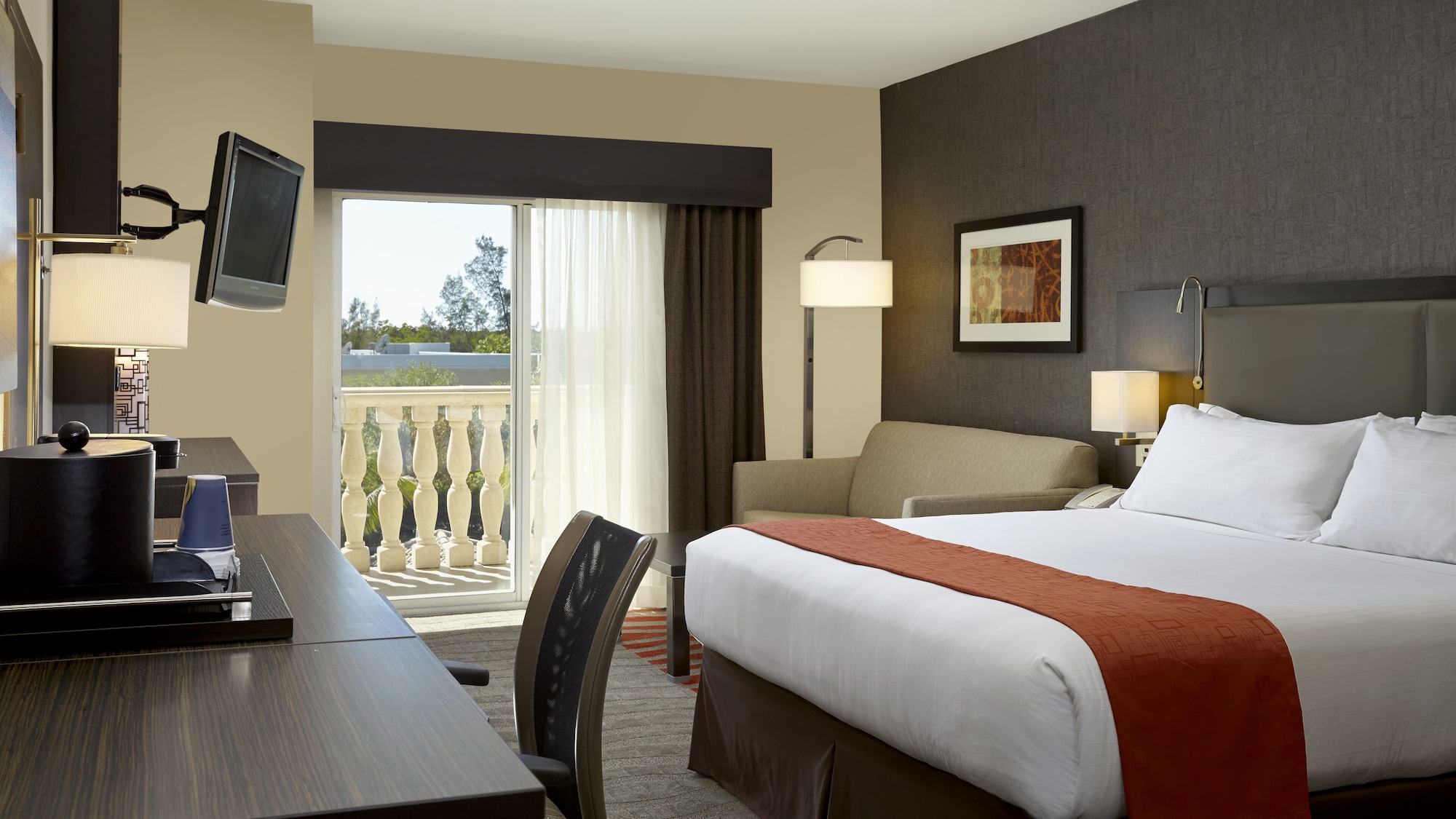 holiday inn express hotel naples downtown 5th avenue