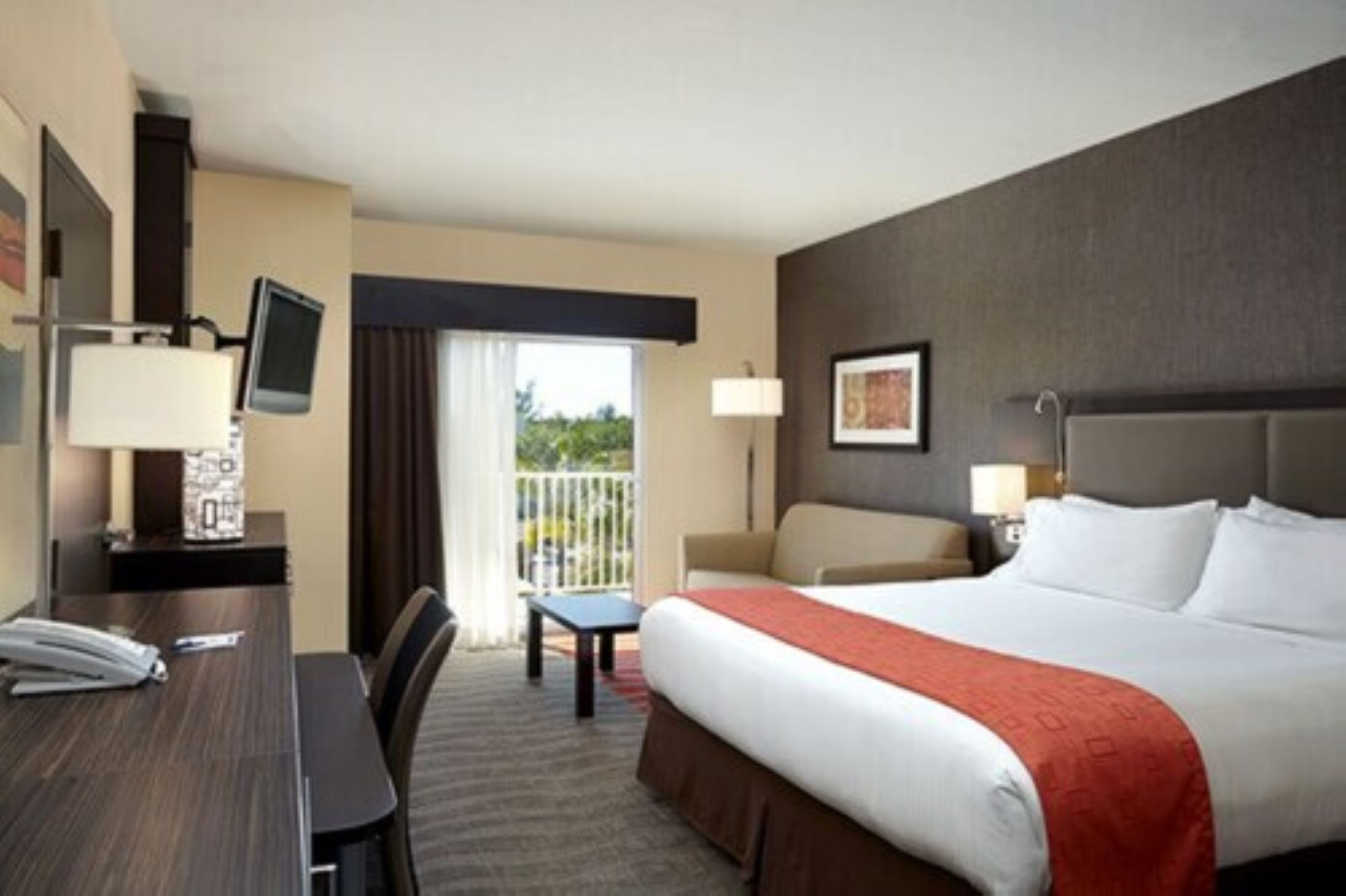 holiday inn express hotel naples downtown 5th avenue
