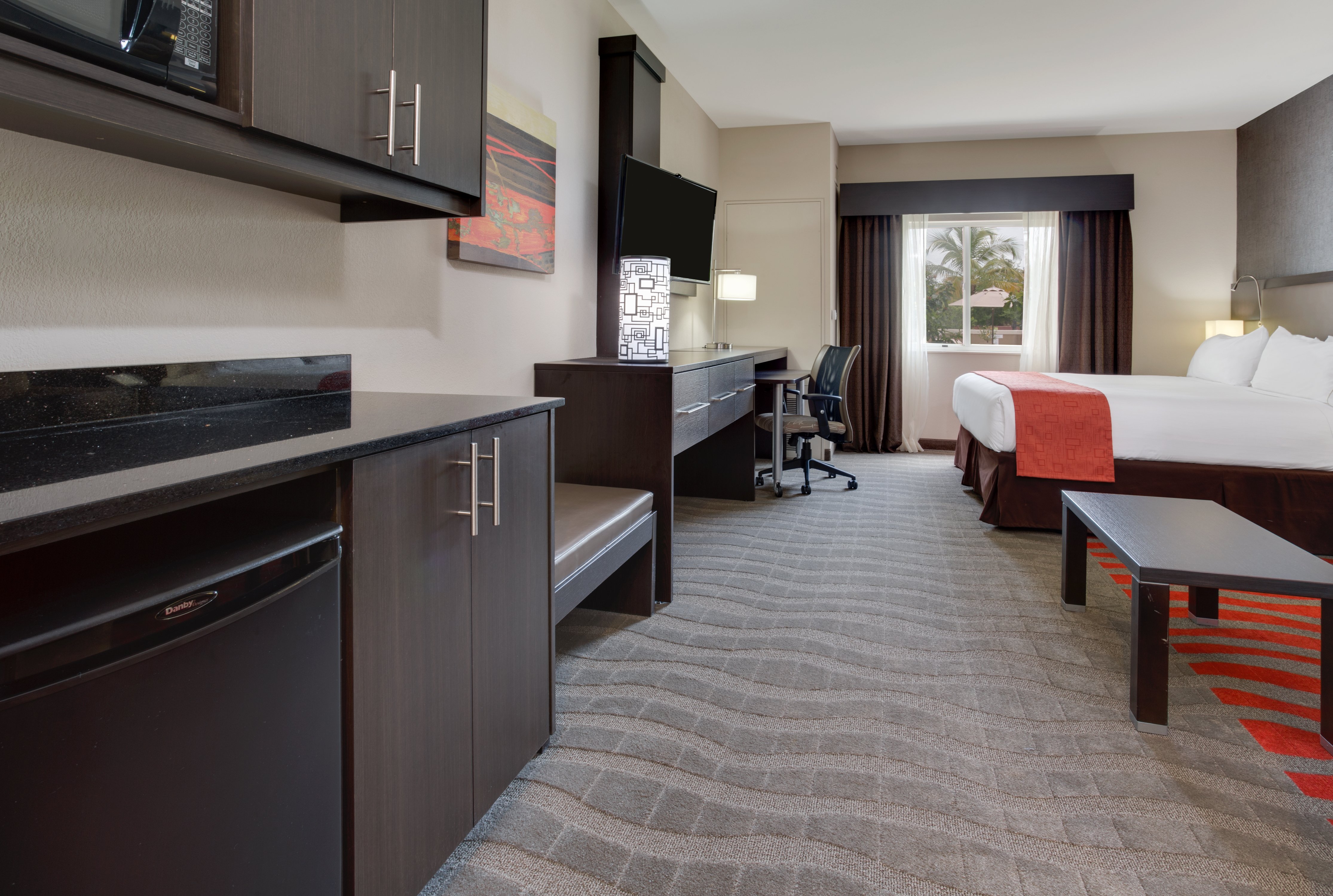 holiday inn express hotel naples downtown 5th avenue