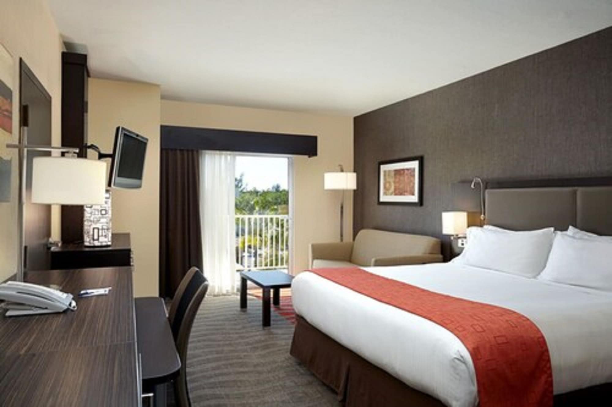 holiday inn express hotel naples downtown 5th avenue