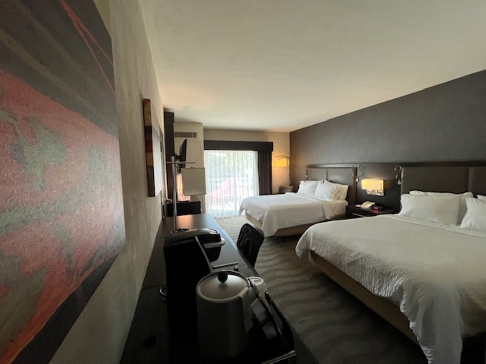 holiday inn express hotel naples downtown 5th avenue