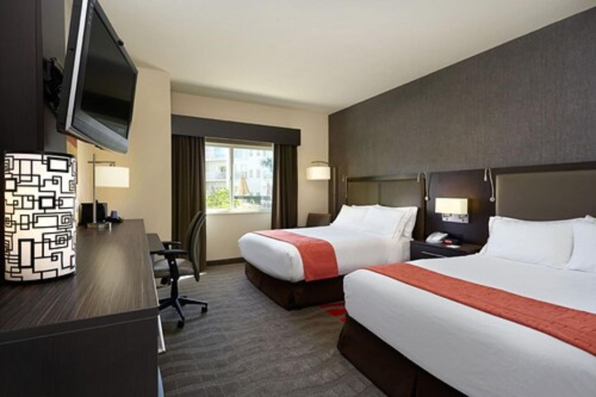 holiday inn express hotel naples downtown 5th avenue