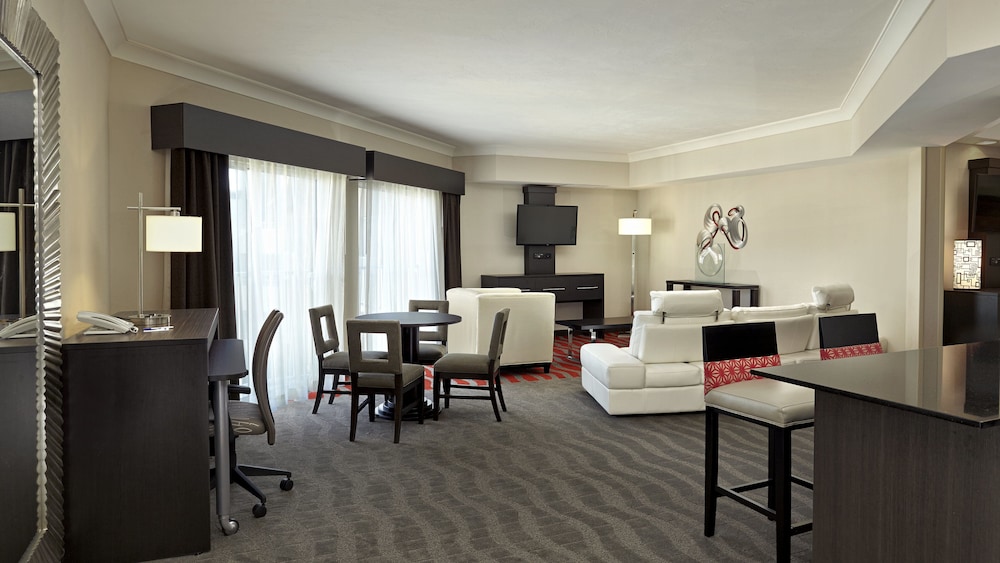holiday inn express hotel naples downtown 5th avenue