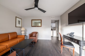 french quarter suites hotel