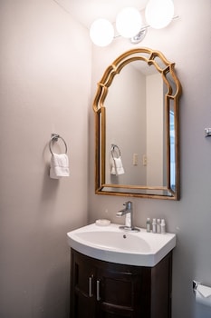 french quarter suites hotel