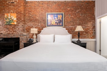 french quarter suites hotel